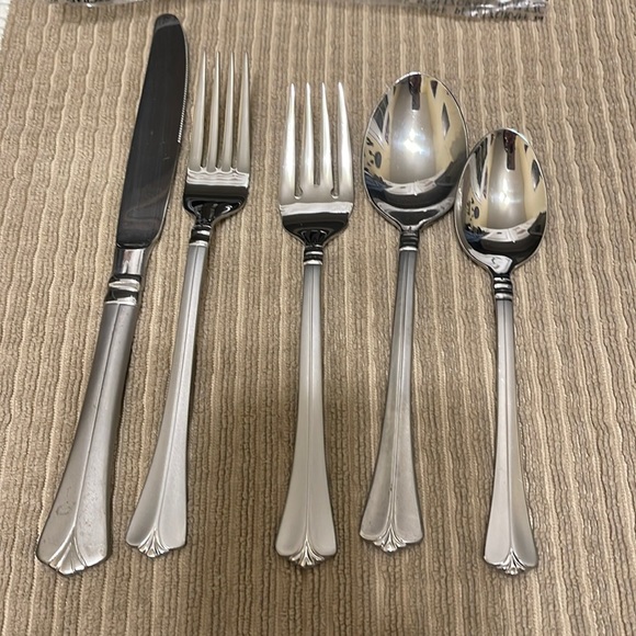 Pfaltzgraff Satin Raleigh Stainless Steel Flatware – 18/8 Quality – Pre-Owned In Great Condition
